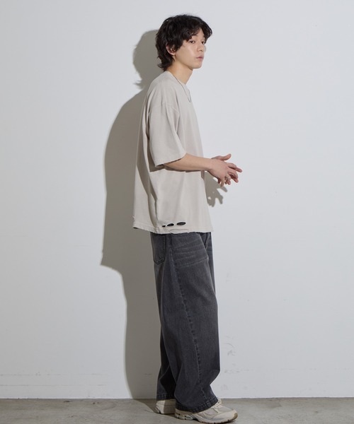 SLICK(スリック)の「【SLICK/スリック】Pigment Dye Damage T-Shirt / ピグメントダイダメージTシャツ/オーバーサイズ シルエット / ピグメント加工/ ビンテージ(Tシャツ/カットソー・メンズ・グレイッシュベージュ/ブルーグレー/ブラック・1/2/3)」の11枚目の写真