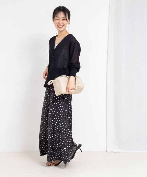 NOLLEY’S Sophi(ノーリーズソフィ)の「《手洗い可能》綿混シアーVネックカーディガン(カーディガン/ボレロ・レディース・サックスブルー/オフホワイト/ブラック・38)」の13枚目の写真