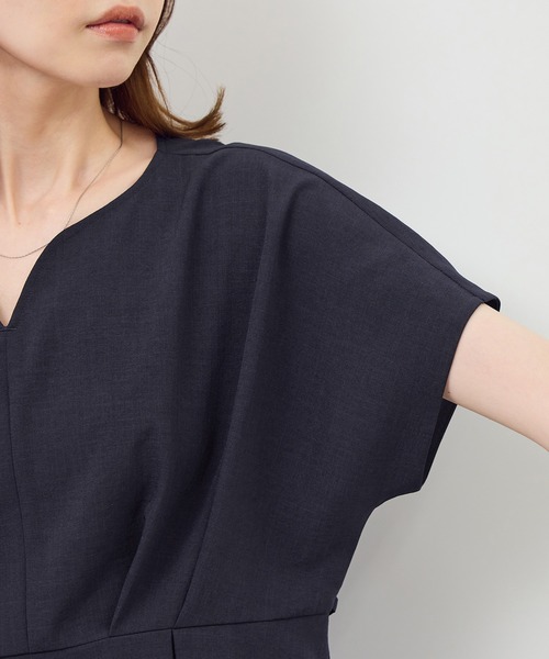 ROPE' PICNIC（ロペピクニック）の「【接触冷感】ハートネックペプラムブラウス（シャツ/ブラウス・レディース・サックスブルー/ネイビー/ベージュ/ブラウン・38）」の16枚目の写真