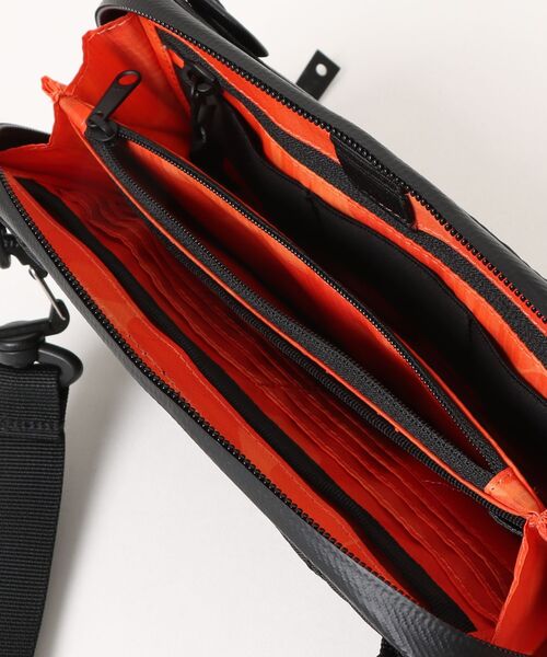 CODE OF BELL（コードオブベル）の「【CODE OF BELL】ショルダーウォレット　財布　ポーチ　ミニショルダーバッグ　ANNEX CASE II（ショルダーバッグ・メンズ・ブラック・FREE）」の3枚目の写真