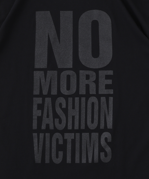 KATHARINE HAMNETT（キャサリンハムネット）の「KATHARINE HAMNETT/キャサリン ハムネット SMU TEE（Tシャツ/カットソー・メンズ・ホワイト/ブラック・MEDIUM/LARGE）」の6枚目の写真