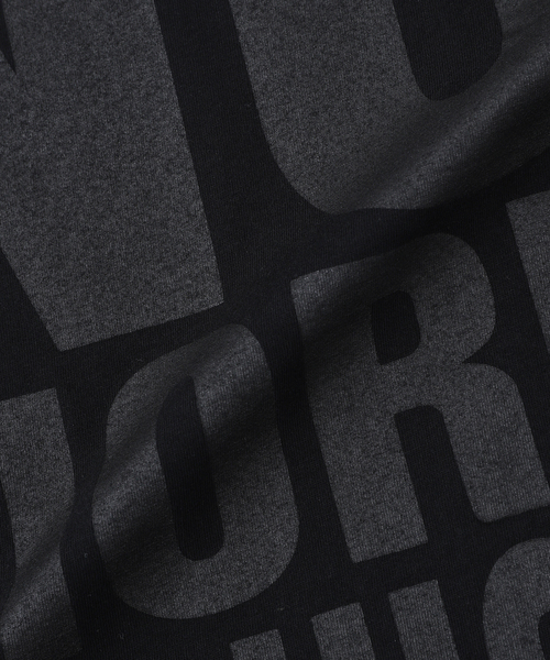 KATHARINE HAMNETT（キャサリンハムネット）の「KATHARINE HAMNETT/キャサリン ハムネット SMU TEE（Tシャツ/カットソー・メンズ・ホワイト/ブラック・MEDIUM/LARGE）」の9枚目の写真