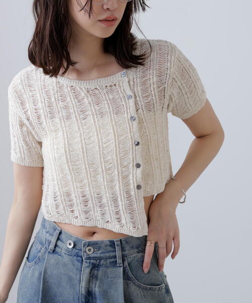 FREE'S MART（フリーズマート）の「◆透かし編みアシメボタンニット（ニット/セーター・レディース・グレー/ホワイト/ブラウン・FREE）」の2枚目の写真