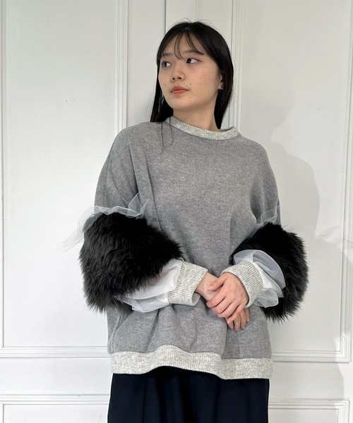 AVIE（アビィ）の「ウーレットシャギーフェイクファーmixプルオーバー（ニット/セーター・レディース・トップグレー/チャコールグレー・38）」の2枚目の写真