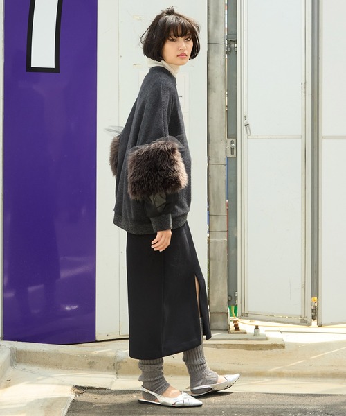 AVIE（アビィ）の「ウーレットシャギーフェイクファーmixプルオーバー（ニット/セーター・レディース・トップグレー/チャコールグレー・38）」の13枚目の写真