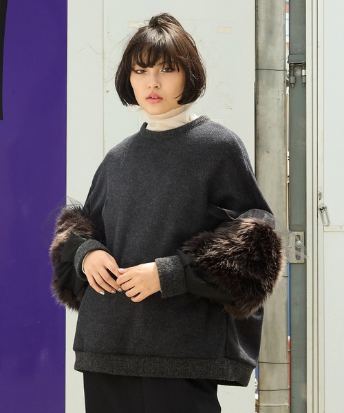 AVIE（アビィ）の「ウーレットシャギーフェイクファーmixプルオーバー（ニット/セーター・レディース・トップグレー/チャコールグレー・38）」の6枚目の写真