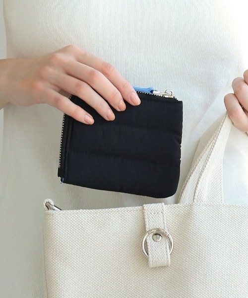 DONOBAN（ドノバン）の「バイカラーマルチウォレット（財布・レディース・ブラック/イエロー系その他/ブルー/ブラック系その他/レッド/レッド系その他/パープル/ブルー系その他・ONE）」の11枚目の写真