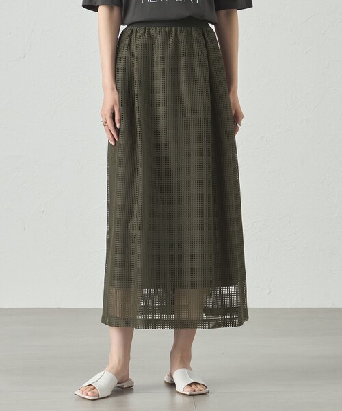 CAST:(キャストコロン)の「【セットアップ対応/オンでもオフでも活躍】メッシュフレアスカート(スカート・レディース・グリーン系その他7/ブラック/オフホワイト・S/M/L)」の1枚目の写真