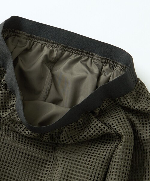 CAST:(キャストコロン)の「【セットアップ対応/オンでもオフでも活躍】メッシュフレアスカート(スカート・レディース・グリーン系その他7/ブラック/オフホワイト・S/M/L)」の12枚目の写真