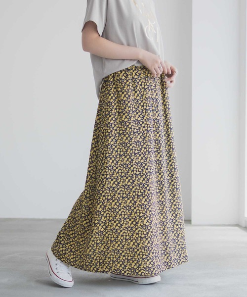 Mac-House（マックハウス）の「Idnes 小花柄ナロースカート（スカート・レディース・ベージュ系/ネイビー系・M）」の2枚目の写真