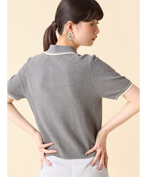 LILY BROWN（リリーブラウン）の「ワンポイントニットポロシャツ（ポロシャツ・レディース・ホワイト・F）」の5枚目の写真