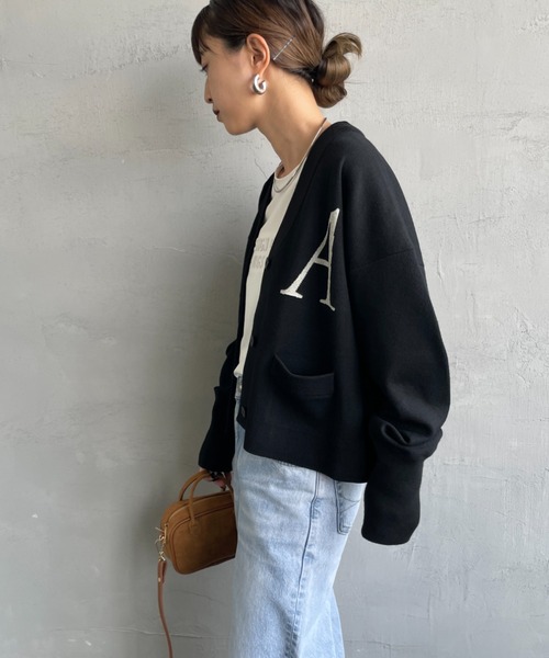 AMERICANA（アメリカーナ）の「[Americana/アメリカーナ] 別注 バックロゴ ショート丈 Vネックカーディガン【追加】（カーディガン/ボレロ・レディース・チャコール/ブラック・ONE SIZE）」の11枚目の写真