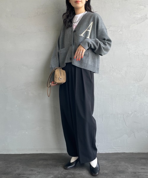 AMERICANA（アメリカーナ）の「[Americana/アメリカーナ] 別注 バックロゴ ショート丈 Vネックカーディガン【追加】（カーディガン/ボレロ・レディース・チャコール/ブラック・ONE SIZE）」の7枚目の写真