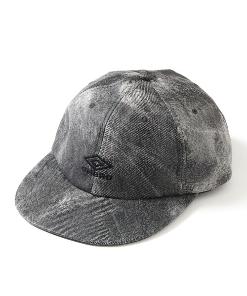UMBRO（アンブロ）の「UMBRO/アンブロ SP LEATHERETTE Print Flat Visor 6Panel Cap/別注 レザレット プリント フラットバイザー 6パネルキャップ（キャップ・メンズ・ブルー/ブラック・ONE SIZE）」の2枚目の写真