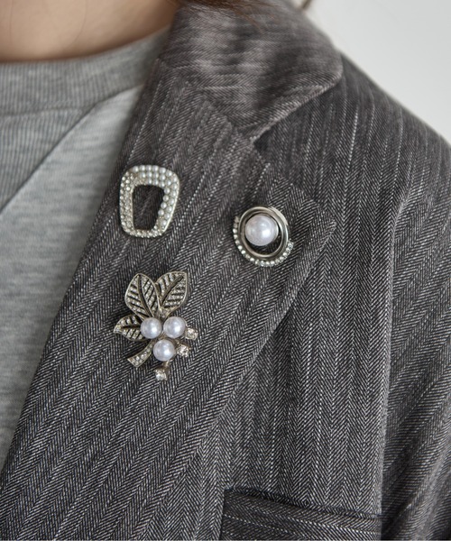 THE YOn（ザヨン）の「パールデザインブローチアソート3ピース（ブローチ/コサージュ・レディース・シルバー/ゴールド・FREE）」の8枚目の写真