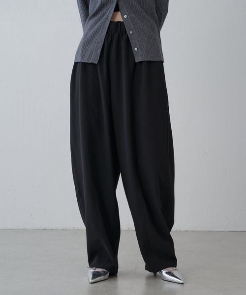 Lui's（ルイス）の「カーブイージーパンツ（その他パンツ・レディース・グレー/ブラック/ベージュ・38/36）」の2枚目の写真