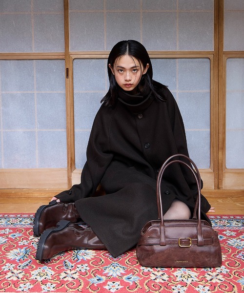 CHARLES & KEITH(チャールズ & キース)の「Lyndon リンドン サイドジップアンクルブーツ(ブーツ・レディース・ブラック/ダークブラウン・24.5cm/23.5cm/23cm/22.5cm/26.5cm/25.5cm/25cm)」の13枚目の写真