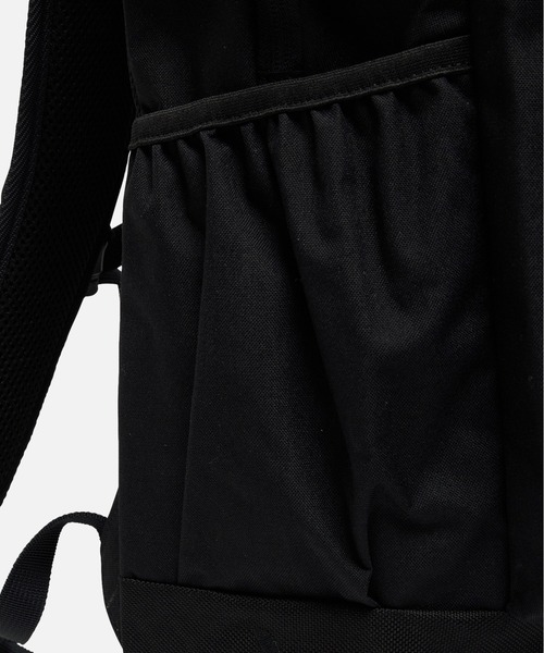 AIGLE（エーグル）の「撥水 ハイキング バックパック 22L（バックパック/リュック・レディース・ブラック/カーキ・FREE）」の6枚目の写真