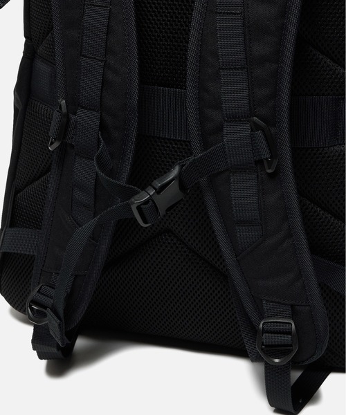 AIGLE（エーグル）の「撥水 ハイキング バックパック 22L（バックパック/リュック・レディース・ブラック/カーキ・FREE）」の7枚目の写真