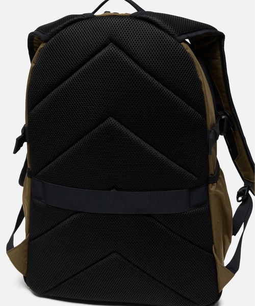 AIGLE（エーグル）の「撥水 ハイキング バックパック 22L（バックパック/リュック・レディース・ブラック/カーキ・FREE）」の17枚目の写真