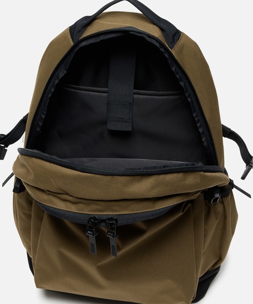 AIGLE（エーグル）の「撥水 ハイキング バックパック 22L（バックパック/リュック・レディース・ブラック/カーキ・FREE）」の20枚目の写真