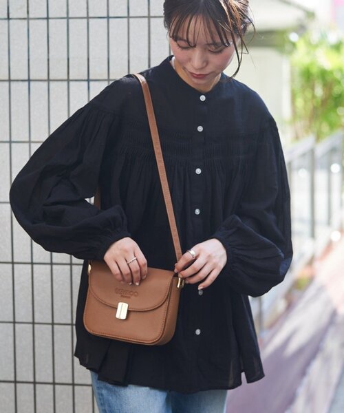 GEVACO(ゲバコ)の「【GEVACO】レザーショルダーバッグ(ショルダーバッグ・レディース・ブラック/ボルドー/キャメル・ONE SIZE)」の3枚目の写真