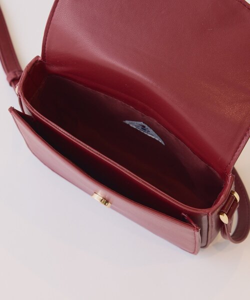 GEVACO(ゲバコ)の「【GEVACO】レザーショルダーバッグ(ショルダーバッグ・レディース・ブラック/ボルドー/キャメル・ONE SIZE)」の19枚目の写真