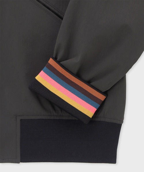 Paul Smith（ポールスミス）の「パフォーマンスストレッチ MA-1ブルゾン / 253171 275U（ブルゾン・メンズ・ブラック/ダークグレー・SMALL/MEDIUM/LARGE/X-LARGE）」の6枚目の写真