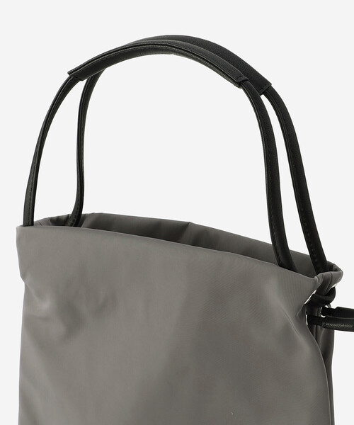 ORCIVAL（オーシバル）の「ORCIVAL | ドローストリング ショルダーポーチ（ショルダーバッグ・レディース・ライトグレー/ブラック・-）」の6枚目の写真