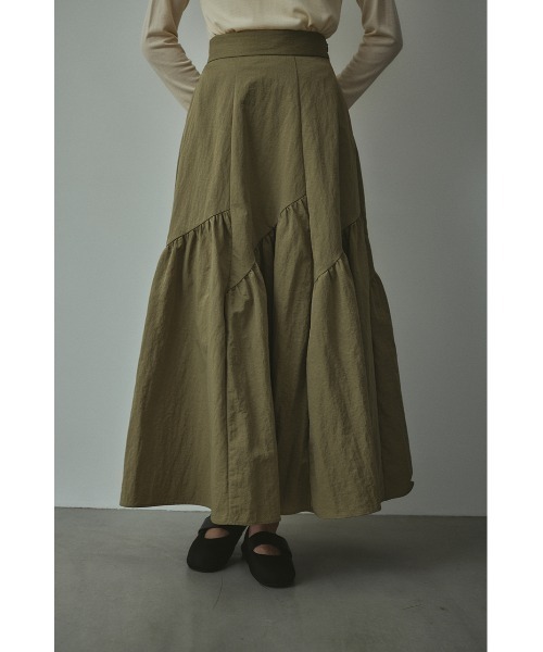 STYLEMIXER（スタイルミキサー）の「スラッシュパネルスカート（スカート・レディース・ブラック/カーキ・SMALL/MEDIUM）」の2枚目の写真