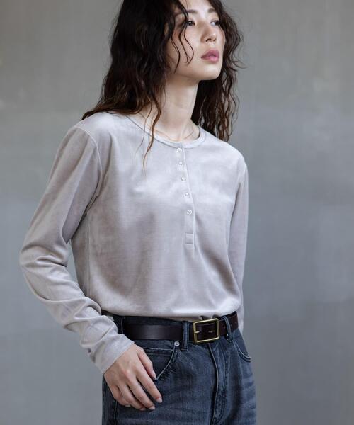 URBAN RESEARCH Sonny Label（アーバンリサーチサニーレーベル）の「『UR TECH』ベロアヘンリーネックプルオーバー（Tシャツ/カットソー・レディース・チャコールグレー/ブラウン/ライトグレー・FREE）」の3枚目の写真