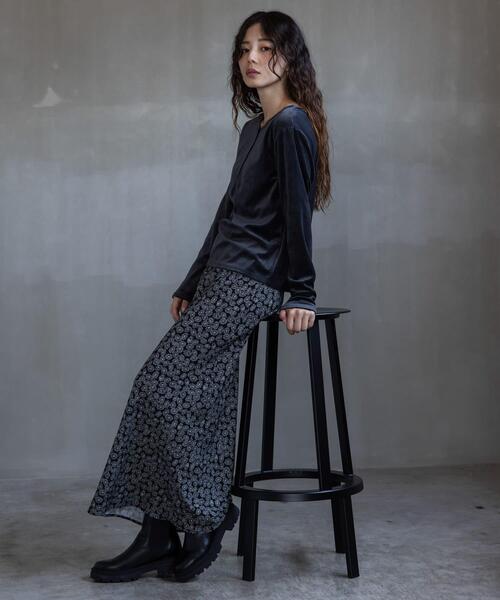 URBAN RESEARCH Sonny Label（アーバンリサーチサニーレーベル）の「『UR TECH』ベロアヘンリーネックプルオーバー（Tシャツ/カットソー・レディース・チャコールグレー/ブラウン/ライトグレー・FREE）」の4枚目の写真