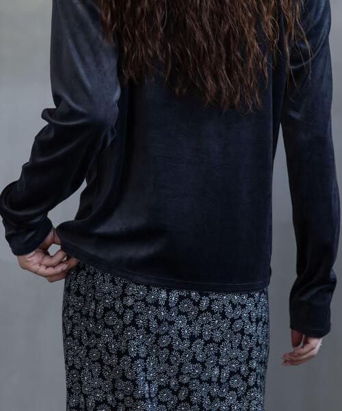 URBAN RESEARCH Sonny Label（アーバンリサーチサニーレーベル）の「『UR TECH』ベロアヘンリーネックプルオーバー（Tシャツ/カットソー・レディース・チャコールグレー/ブラウン/ライトグレー・FREE）」の9枚目の写真