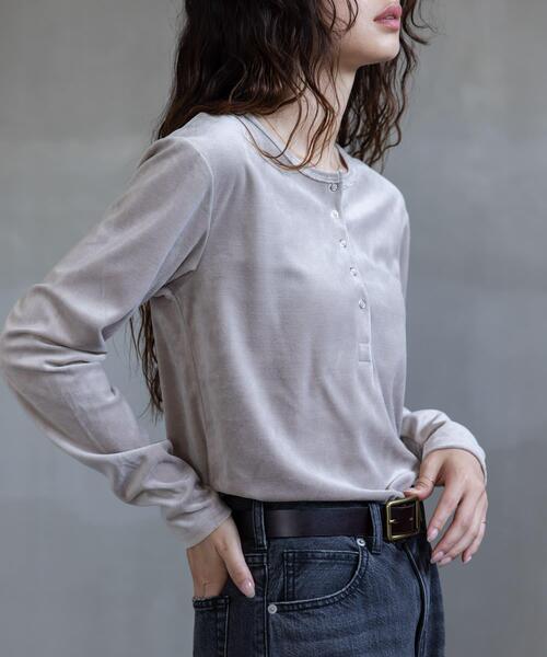 URBAN RESEARCH Sonny Label（アーバンリサーチサニーレーベル）の「『UR TECH』ベロアヘンリーネックプルオーバー（Tシャツ/カットソー・レディース・チャコールグレー/ブラウン/ライトグレー・FREE）」の16枚目の写真