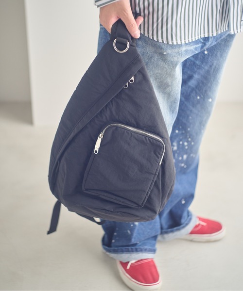 ADAM PATEK(アダムパテック)の「ADAMPATEK/nylon sling bag/ワンショルダーナイロンスリングバッグ(ボディバッグ/ウエストポーチ・メンズ・グレー/ブラック・FREE)」の2枚目の写真
