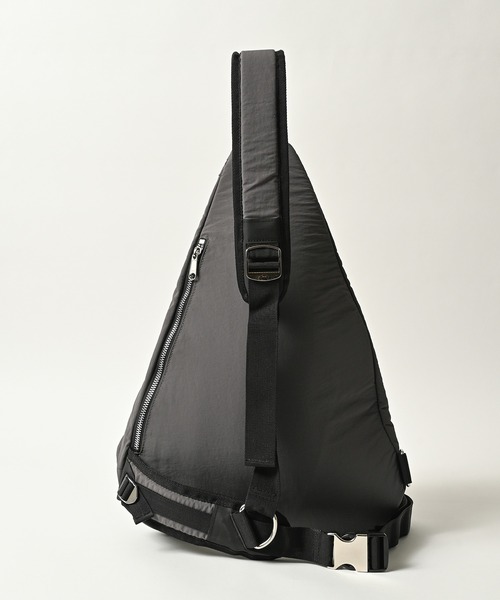 ADAM PATEK(アダムパテック)の「ADAMPATEK/nylon sling bag/ワンショルダーナイロンスリングバッグ(ボディバッグ/ウエストポーチ・メンズ・グレー/ブラック・FREE)」の8枚目の写真