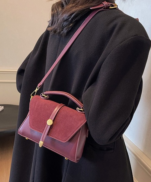 folka(フォルカ)の「9C74 2WAY アンティーク調 フラップ ミニショルダーバッグ(ショルダーバッグ・レディース・ブラック/ダークブラウン/ワイン・ONESIZE)」の3枚目の写真