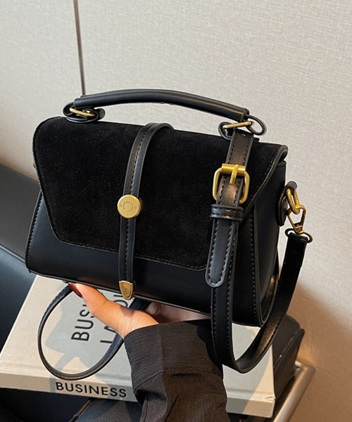 folka(フォルカ)の「9C74 2WAY アンティーク調 フラップ ミニショルダーバッグ(ショルダーバッグ・レディース・ブラック/ダークブラウン/ワイン・ONESIZE)」の5枚目の写真