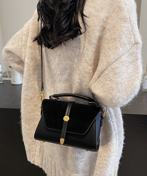 folka(フォルカ)の「9C74 2WAY アンティーク調 フラップ ミニショルダーバッグ(ショルダーバッグ・レディース・ブラック/ダークブラウン/ワイン・ONESIZE)」の4枚目の写真