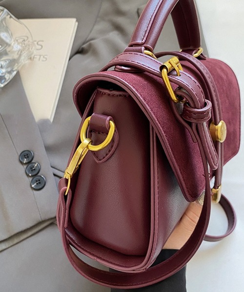 folka(フォルカ)の「9C74 2WAY アンティーク調 フラップ ミニショルダーバッグ(ショルダーバッグ・レディース・ブラック/ダークブラウン/ワイン・ONESIZE)」の12枚目の写真