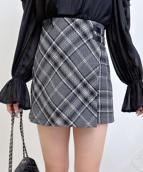 INGNI(イング)の「サイドダブルベルトチェック柄ラップスカパン(スカート・レディース・その他11/グレー系1/ホワイト系その他2・FREE)」の2枚目の写真