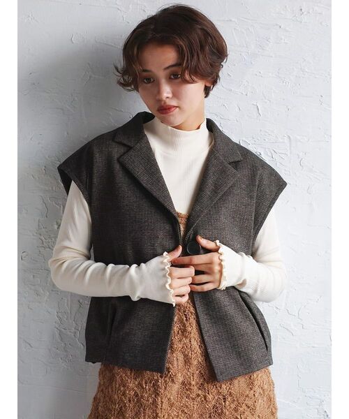 FIKA.(フィーカ)の「Wool-like tailored vest(その他アウター・レディース・ブラウン/チャコール・MEDIUM)」の3枚目の写真