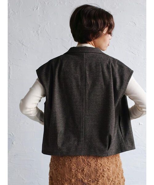 FIKA.(フィーカ)の「Wool-like tailored vest(その他アウター・レディース・ブラウン/チャコール・MEDIUM)」の6枚目の写真