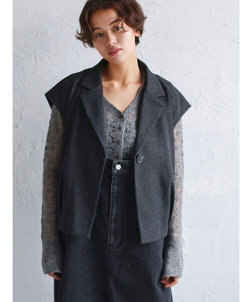 FIKA.(フィーカ)の「Wool-like tailored vest(その他アウター・レディース・ブラウン/チャコール・MEDIUM)」の1枚目の写真