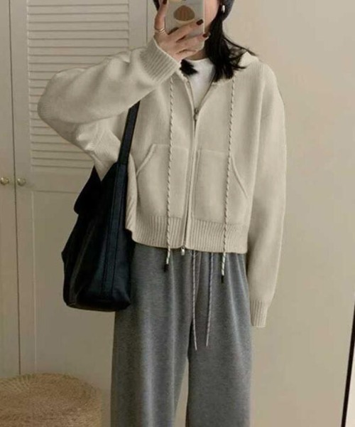 semplice(センプリチェ)の「ハーフジップフード付きニットパーカー(カーディガン/ボレロ・レディース・ボルドー/グレー/ネイビー/ベージュ・F)」の11枚目の写真