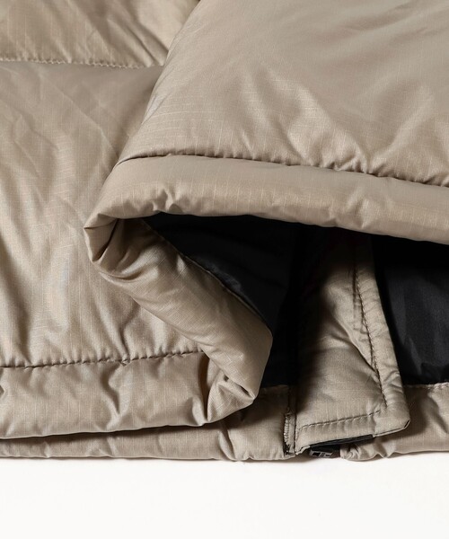THE NORTH FACE(ザノースフェイス)の「THE NORTH FACE / ショート ヌプシ ジャケット(ダウンジャケット/コート・レディース・ネイビー/ブラック/ブラウン系その他4・LARGE)」の22枚目の写真