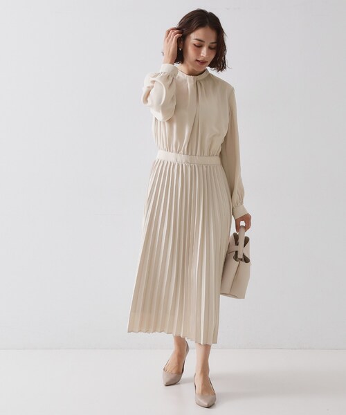 OPAQUE.CLIP（オペークドットクリップ）の「≪通勤・セレモニー対応≫ジョーゼットプリーツワンピース【洗濯機OK】（ワンピース・レディース・ライトベージュ/ネイビー・42/40/38/36）」の4枚目の写真