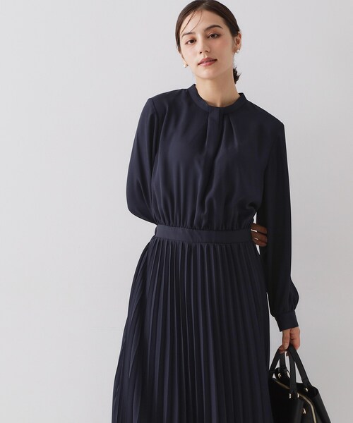 OPAQUE.CLIP（オペークドットクリップ）の「≪通勤・セレモニー対応≫ジョーゼットプリーツワンピース【洗濯機OK】（ワンピース・レディース・ライトベージュ/ネイビー・42/40/38/36）」の7枚目の写真