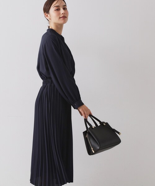 OPAQUE.CLIP（オペークドットクリップ）の「≪通勤・セレモニー対応≫ジョーゼットプリーツワンピース【洗濯機OK】（ワンピース・レディース・ライトベージュ/ネイビー・42/40/38/36）」の8枚目の写真