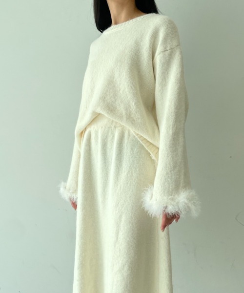 tolene(トレネ)の「きれいめ 袖口フェイクファー使いニットトップス+ニットスカート 上下セットアップ(セットアップ・レディース・チャコールグレー/ホワイト・FREE)」の13枚目の写真